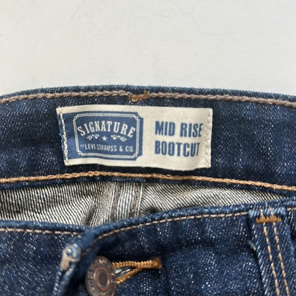 Levi's Woman's Jeans Size 12 Misses Long Mid rise bootcut dark wash NWT - Picture 4 of 12